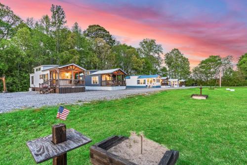 Guntersville Apartment | 6 A Little Wanderlust Lux Tiny House, Firepit, Boat Parking, 5 Mins to Lake, Downtown