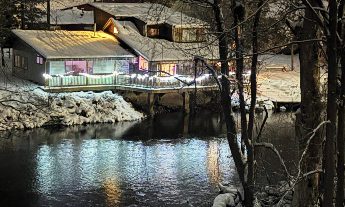 Union City House | 6 Bed River Home, Right On St. Joseph River.