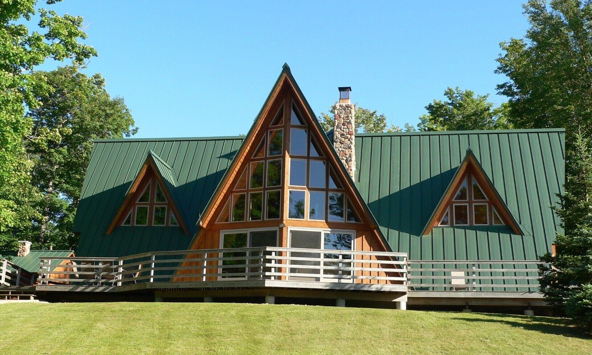 L'Anse Cabin | 6-bedroom lodge with private lake and 200 pristine acres of forest.