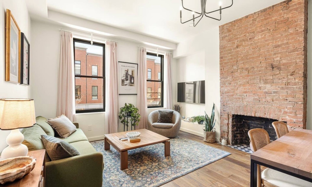Over-the-Rhine Apartment | 6BR Retreat, Walkers Paradise Near Washington Park