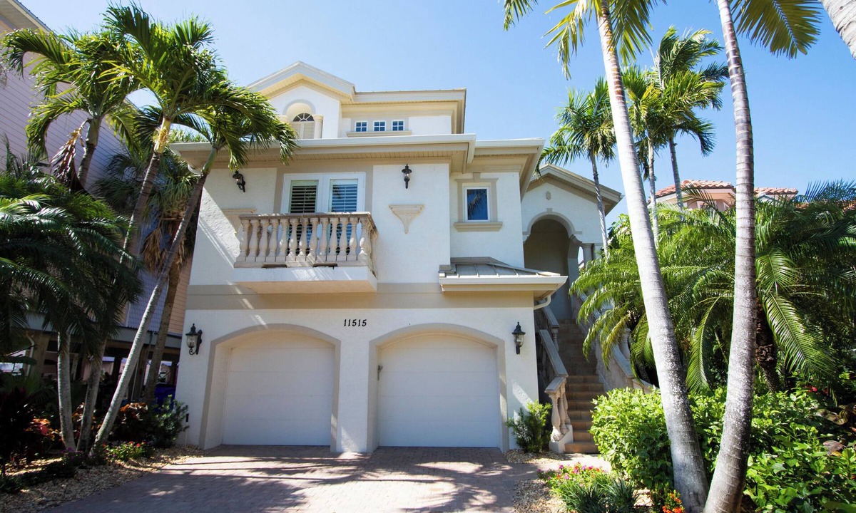 Captiva House | 7 Bedroom, Mediterranean Home just 500 Feet Away from the Beach! Belle Bellini