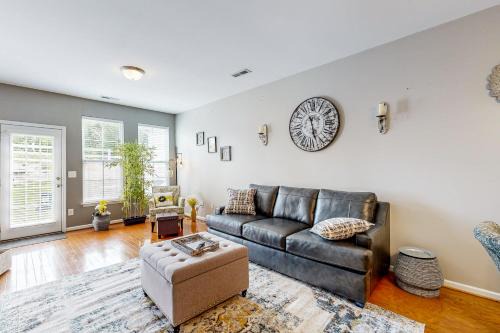 Winston - Salem House | 7 Mi to Dtwn Winston-Salem! Townhouse w/Pool