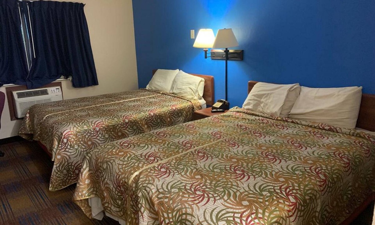 Marshfield Hotel | 7 Star Inn
