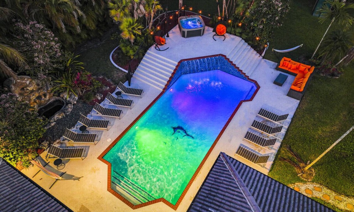 Davie House | 7000sf Mansion w/Pool/Gameroom/Theater - N