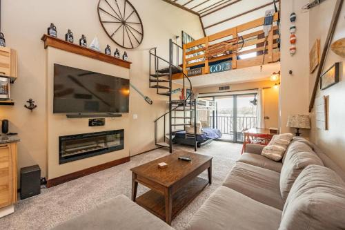 Thayerville House | 714H Studio Loft One Bath