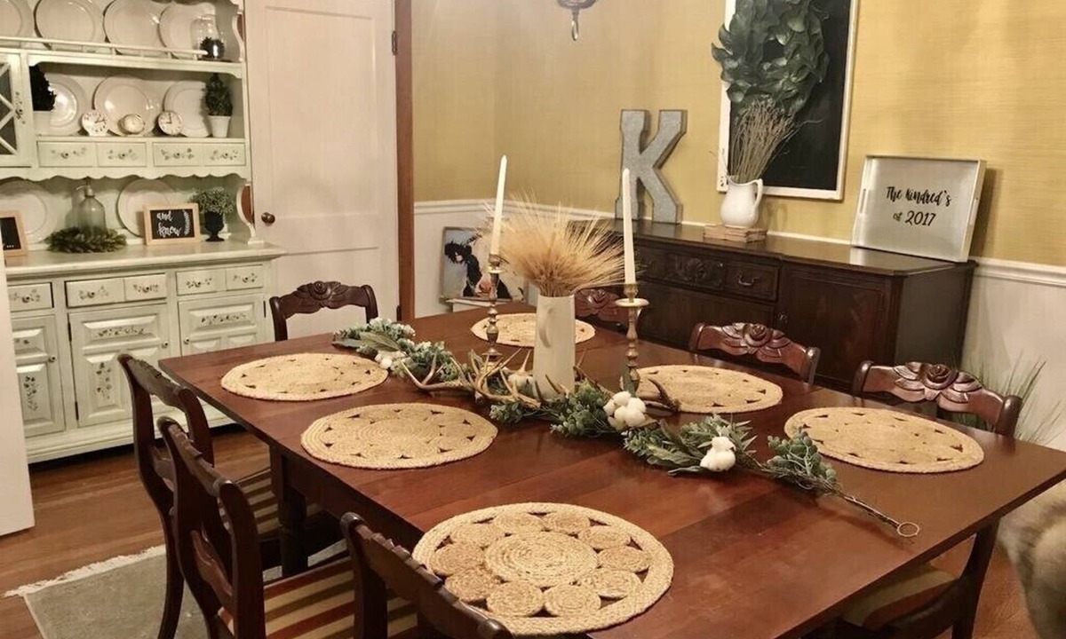 Sulphur Well House | 8 Bedroom 13 Bed large Country Home, Huge Country Kitchen, Bright Starry Nights