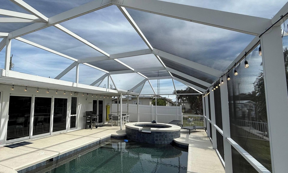 Saint James City House | A 2B/2B Hidden Waterfront Gem in St James City!