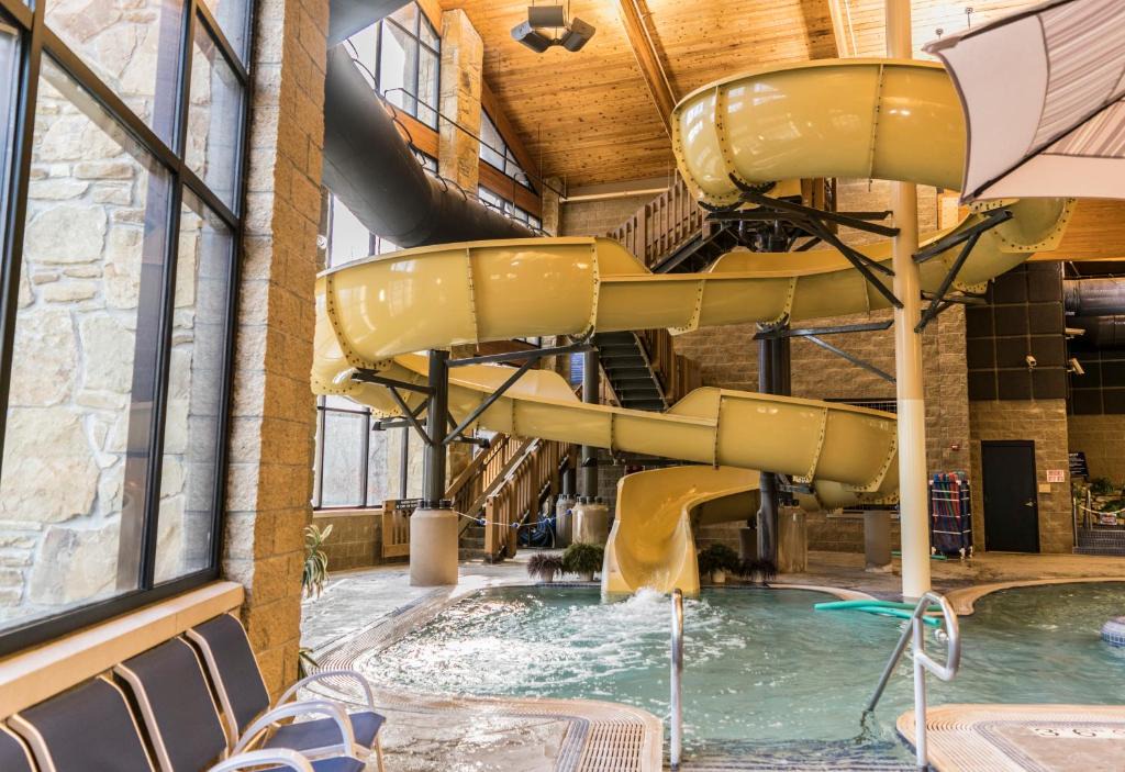Nashville Hotel | Abe Martin Lodge & Cabins