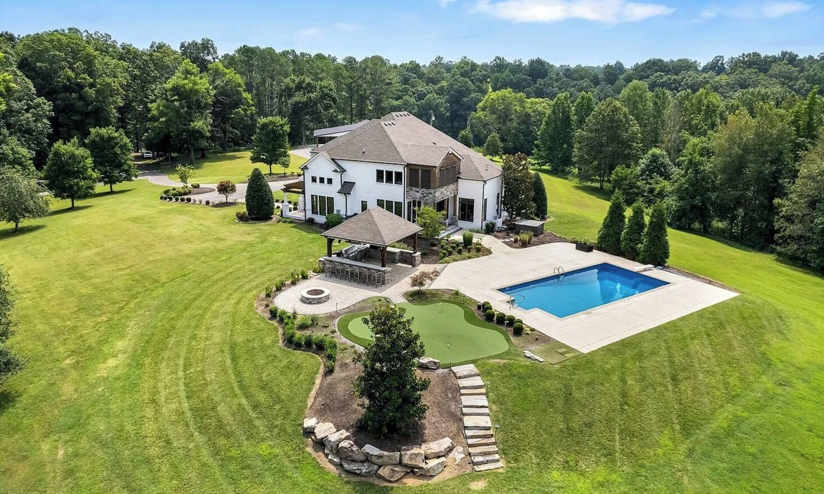 Dickson House | Above Iris Estate | 100+ Acres | Pool/Spa | Private | Luxury