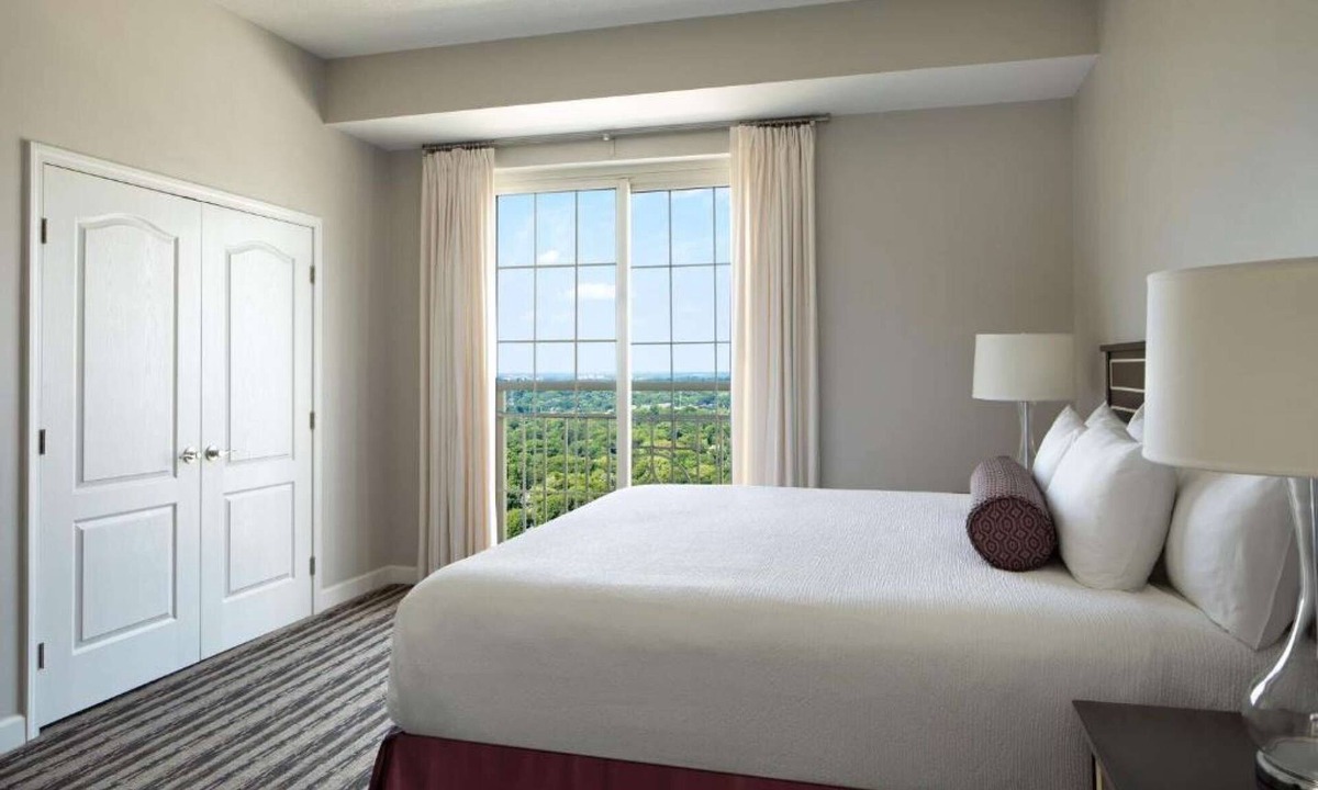 Midtown Hotel | Across from Fox Theatre | Dining + Full Kitchen