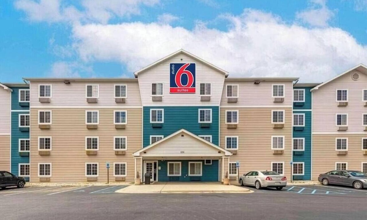 Pelham Apartment | ADA Stay| Studio 6 Pelham|1 Bed| Tub | Kitchen | Nsmk