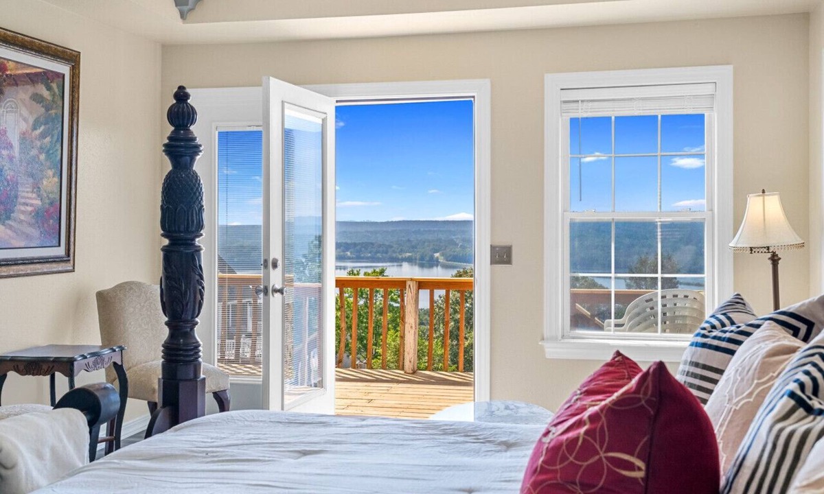 Russellville House | Adeline's Lake View, Elegant Lake View Home in Gated Community, Sleeps 15