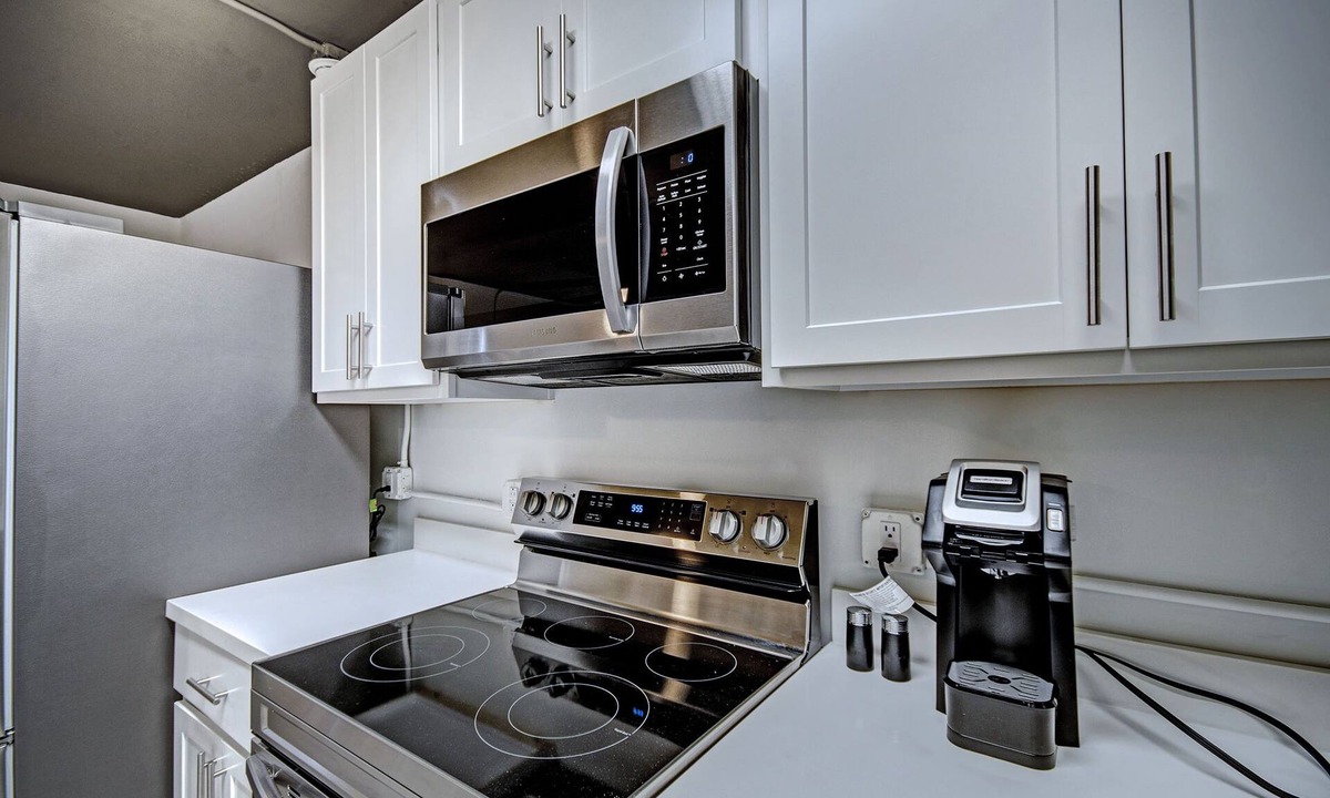 Downtown Jackson Apartment | Admiral Benbow #252