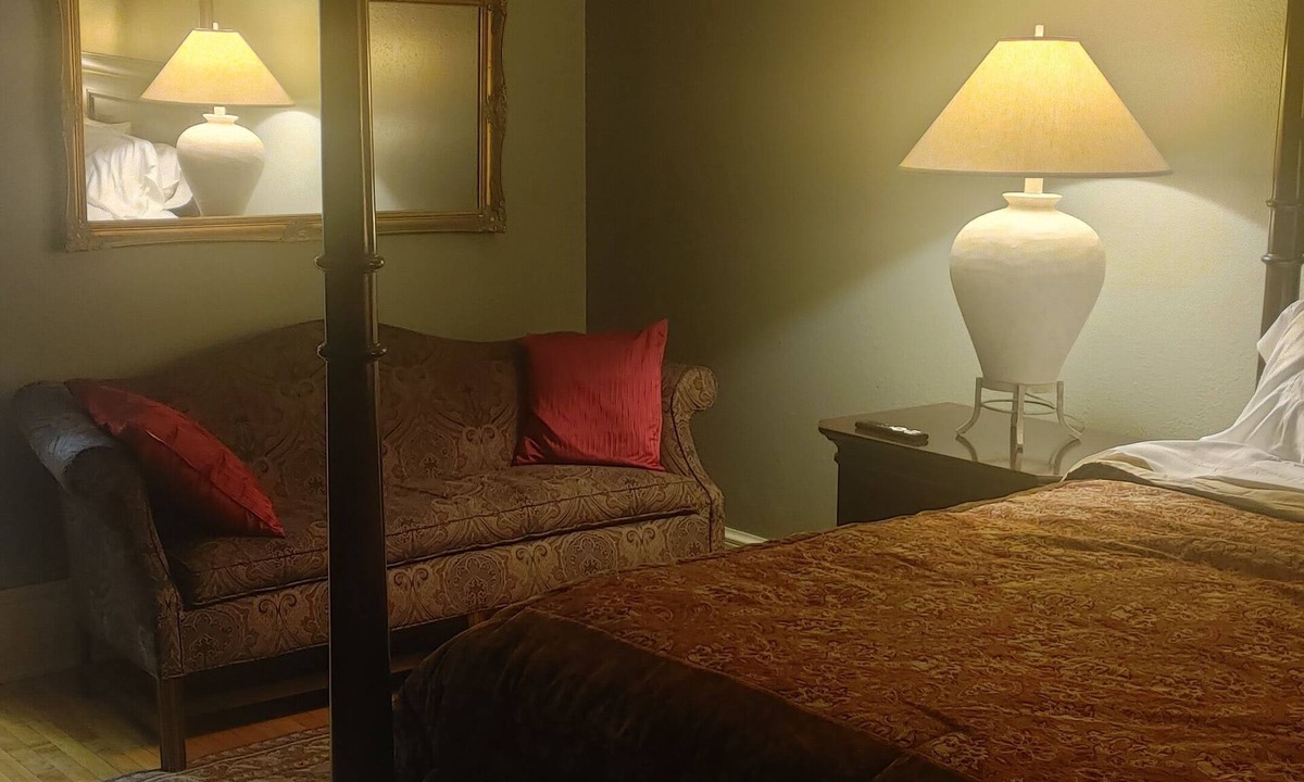 Cumberland Apartment | Adorable 1-bedroom apartment with AC in charming Cumberland