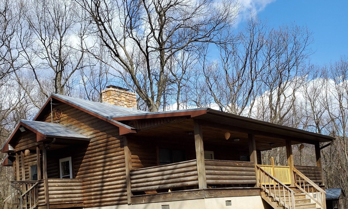 Maurertown House | Adorable Log Home Surrounded by GWNF and Hiking Trails. Peace and Privacy!
