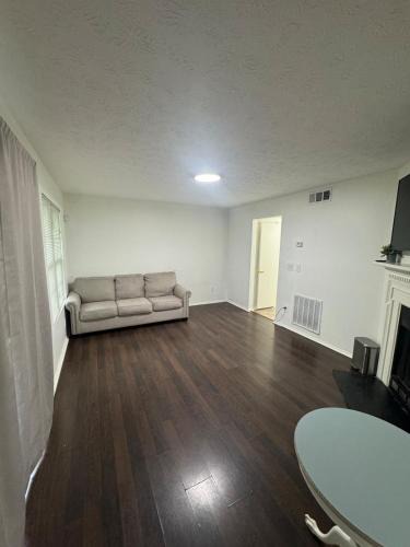 Decatur House | Affordable 2BR Near Atlanta - King and Queen Beds