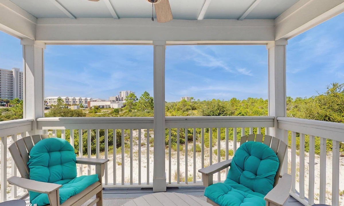 Ono Island Villa | Airy townhouse with pool, hot tub, central AC, & washer/dryer - dog-friendly