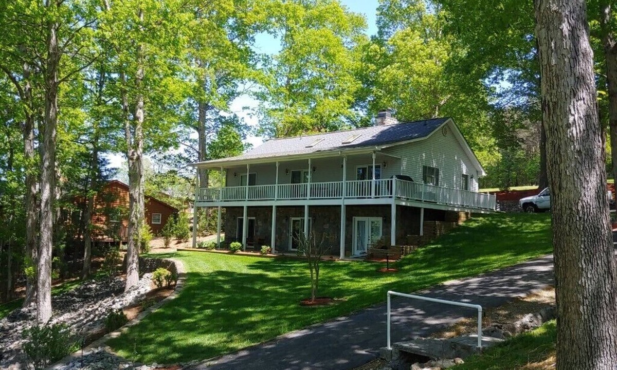 Moneta House | Alfords Getaway - Family Favorite, Sleeps 6, Amazing views