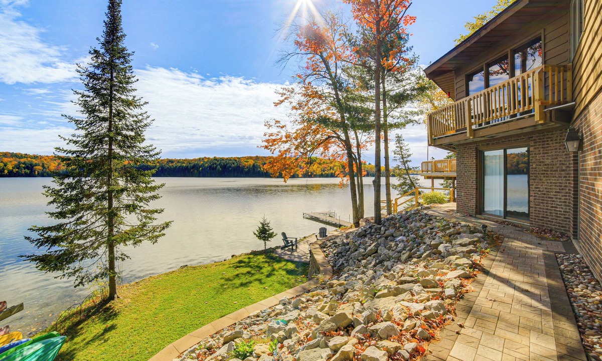 Stambaugh House | All-Season Adventures! Chicaugon Lakefront Gem
