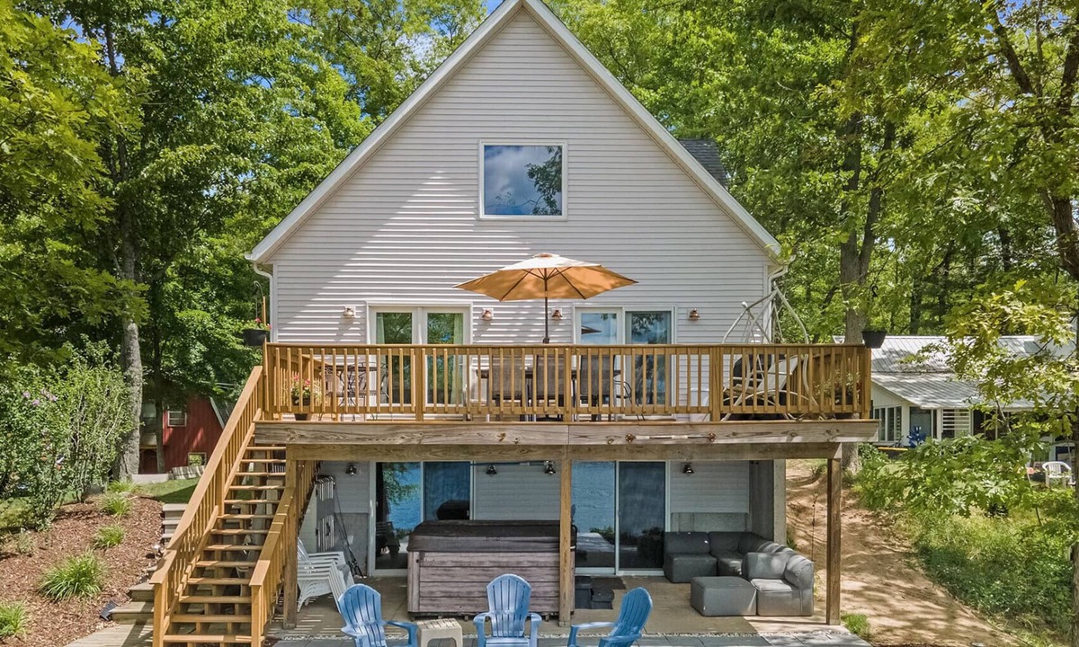 Bitely Ski Chalet | All-Sports Lakefront Cottage