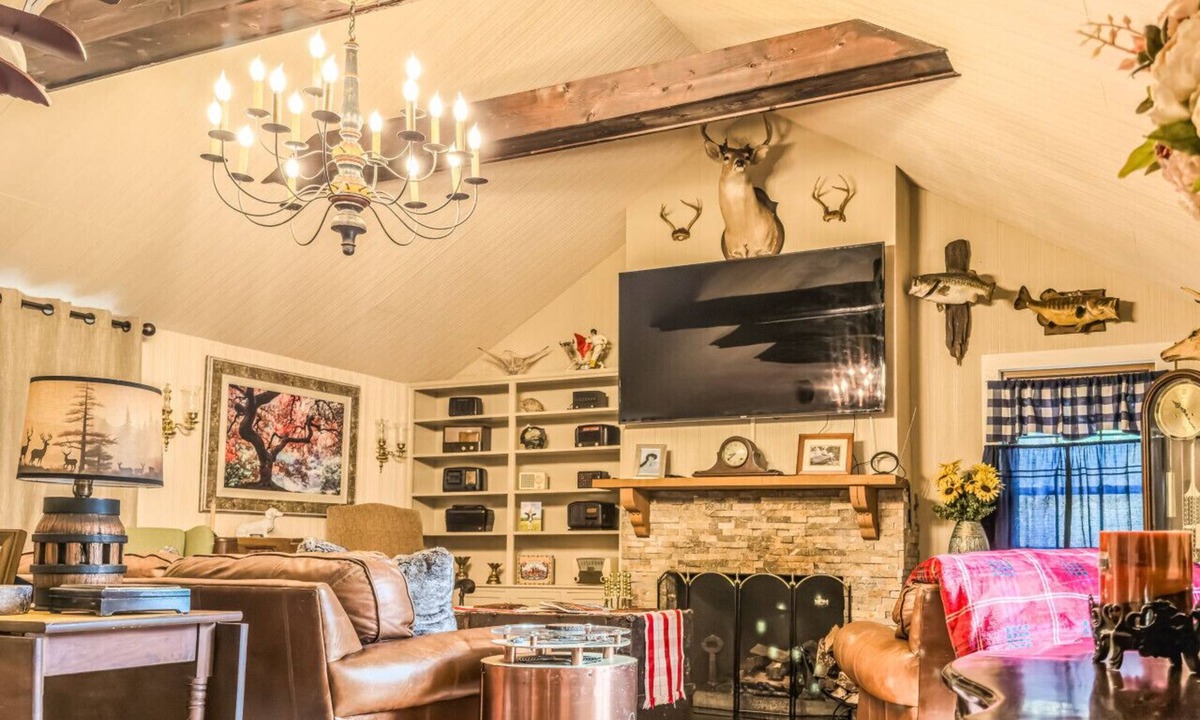 McLeansville House | Almeneiro Cabin - A Charming Nature Retreat