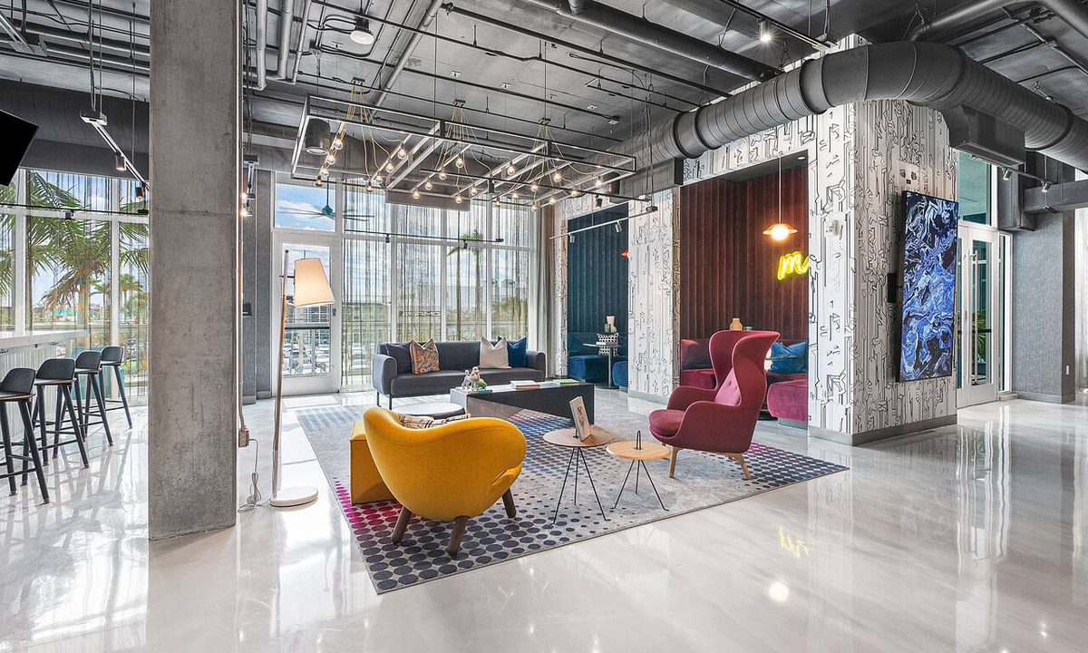 Poinciana Park Hotel | Aloft by Marriott Fort Lauderdale Airport