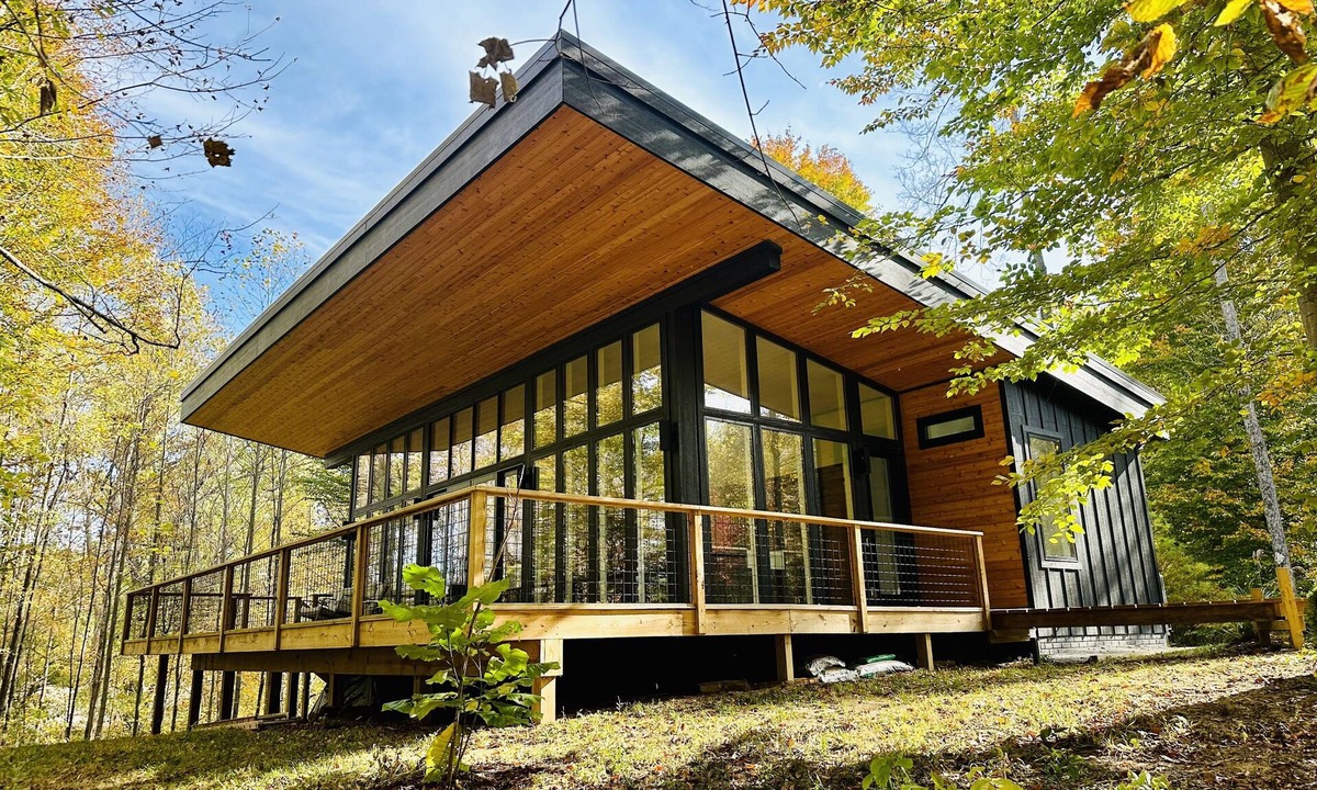 Palmyra Cabin | Anjuna River House - the hidden Scandi cabin on 12 acres in Southern Indiana!