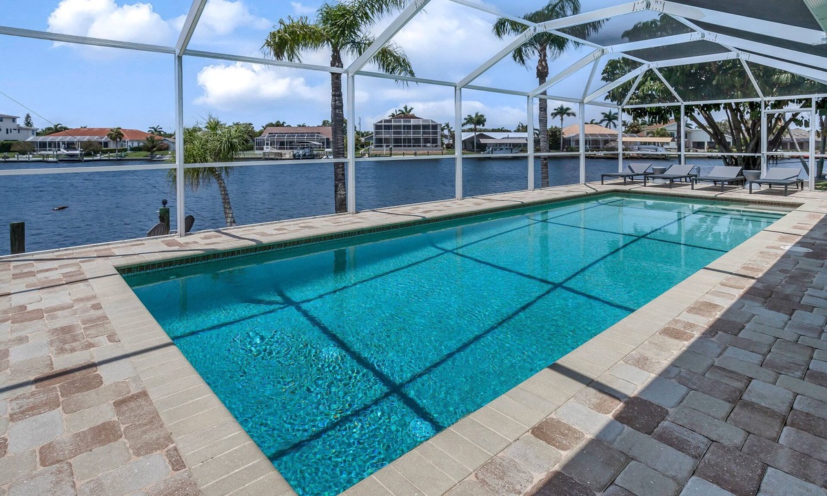 Pelican House | AQUA VISTA - amazing waterviews with direct access, heatable pool, 4 bedrooms