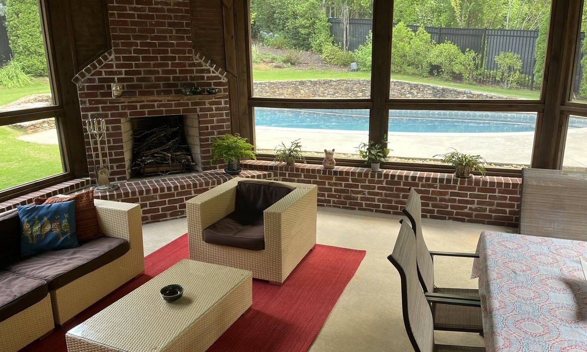 Athens House | Athens Ga Gameday and Graduation Retreat - Close to Everything!