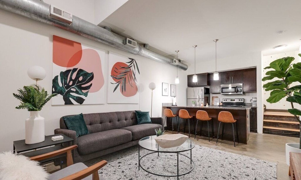 Monroe Ward Apartment | Atrium 105 - Lovely 1-Bedroom Loft