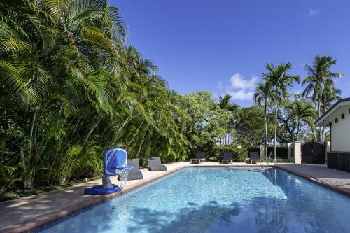 Ojus Villa | Aventura Lakefront