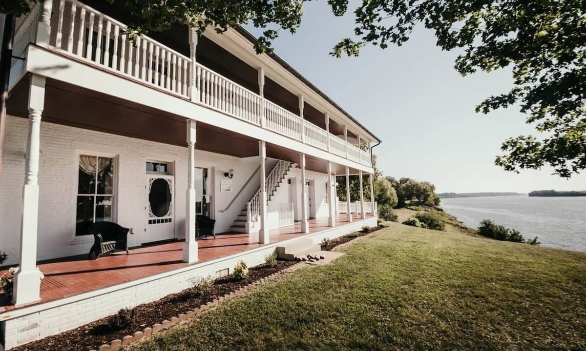 Elizabethtown Bed & Breakfast | B&B-River Views, Shawnee Getaway, Mammy Rose