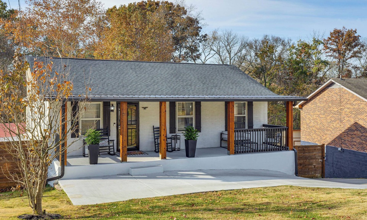 Nashville House | Backyard Retreat! Extended Stay in Nashville