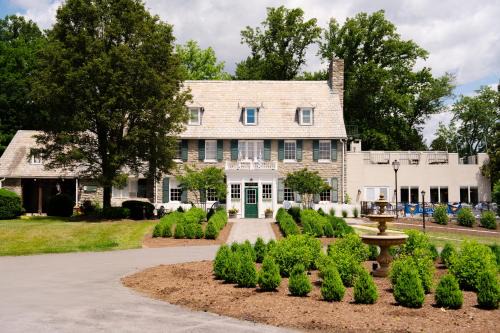 Shepherdstown Hotel | Bavarian Inn