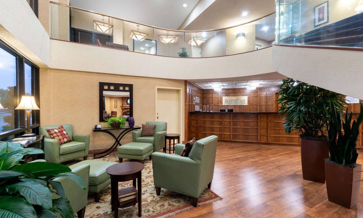 Ashley Oaks Hotel | Baymont by Wyndham Knoxville/Cedar Bluff