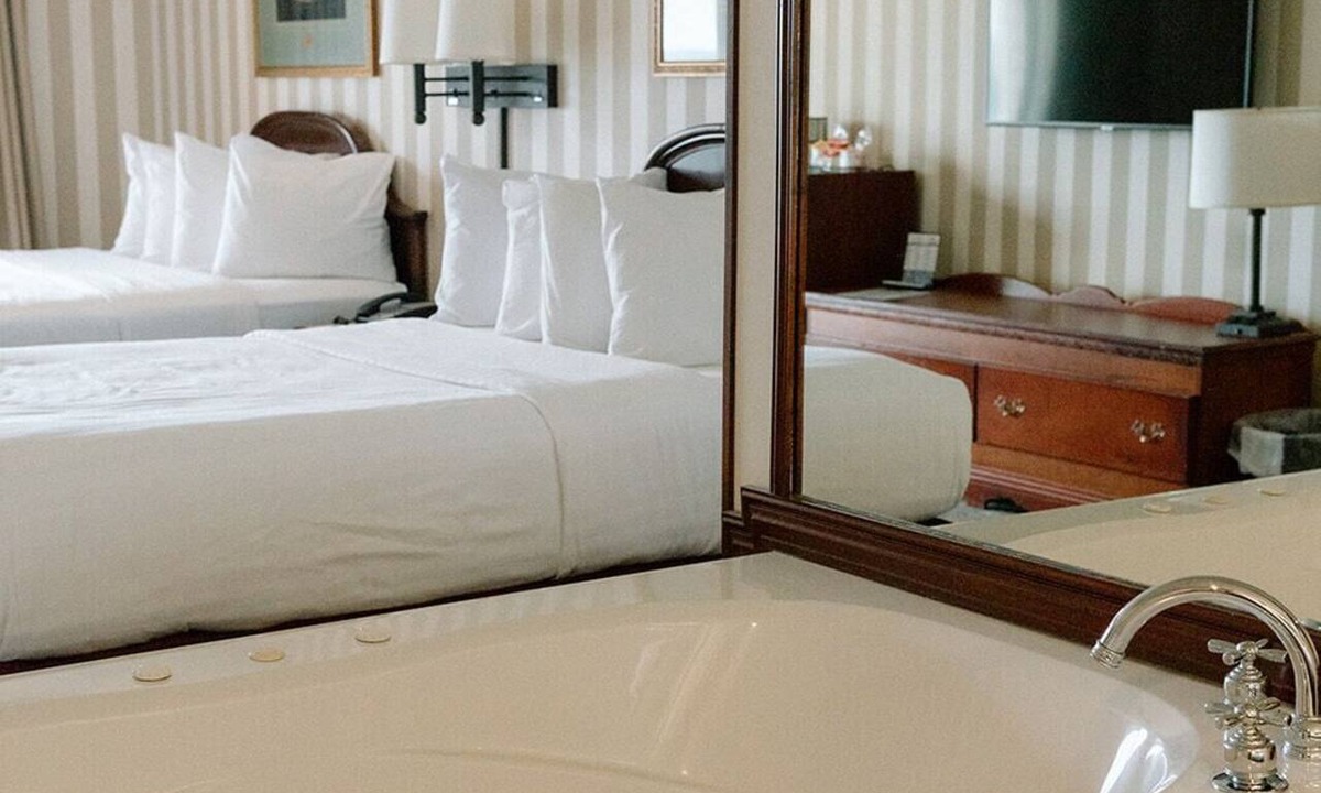 Traverse City Hotel | Bayshore Resort
