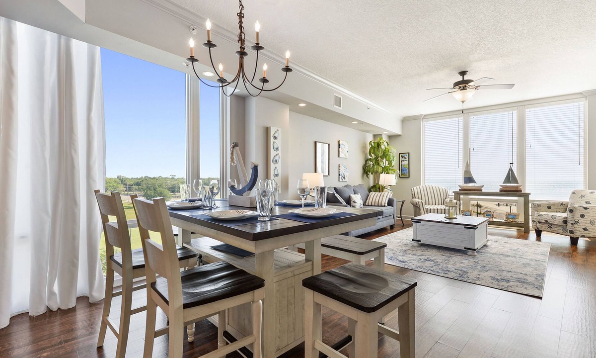 Gulfport Condo | Beach front Condo "Aqua Blue" has Summer Specials - make an inquiry today ☺️