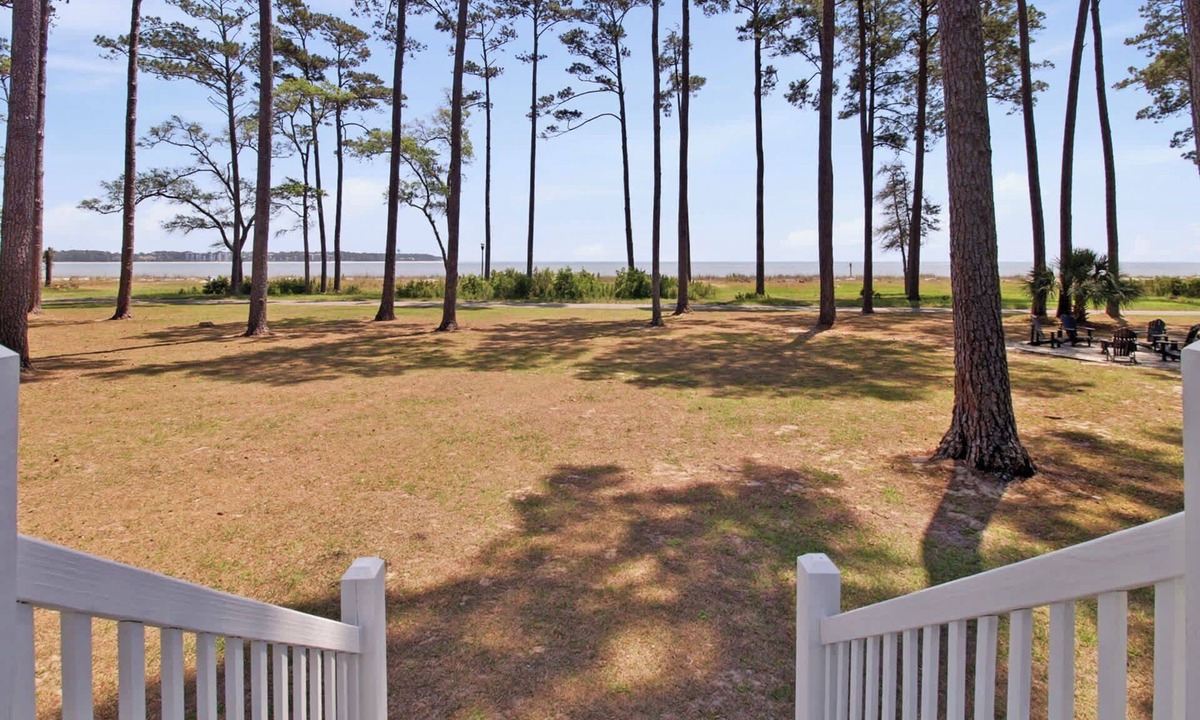 Melrose on the Beach House | Beachcomber Cottage- Oceanfront with Golf Cart