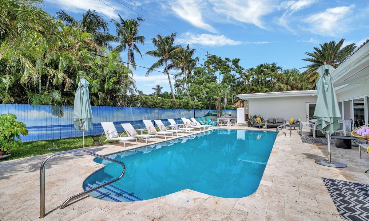 Harbor Beach House | Beachfront Bliss: 6 Bedroom Home with Heated Pool