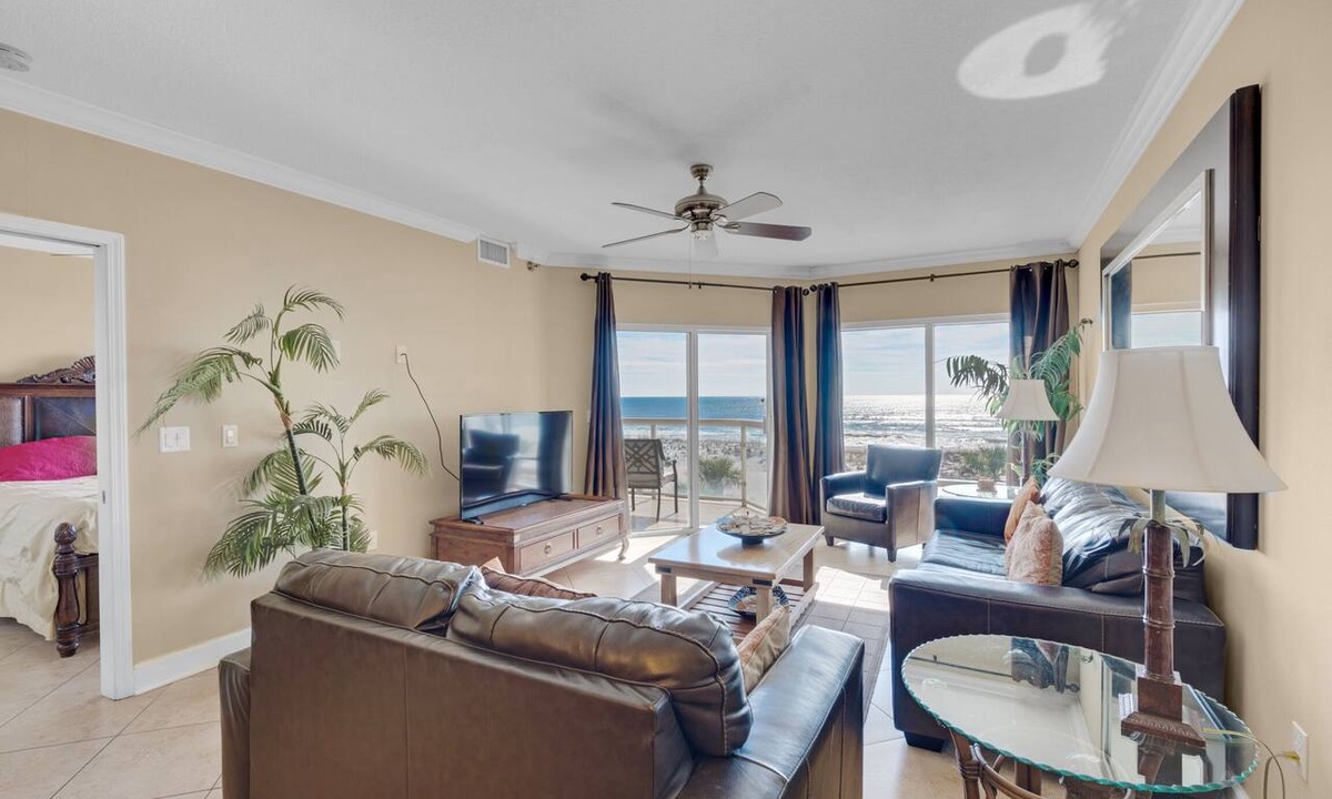 Pensacola Beach Condo | 🌅Beachfront! Gulf Front Pools-Hot Tub-Fitness-2BR Emerald Isle 202🌅
