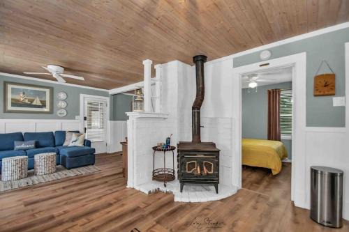 Grand Beach House | Beachglass Cottage - Family Friendly Kids and Pets