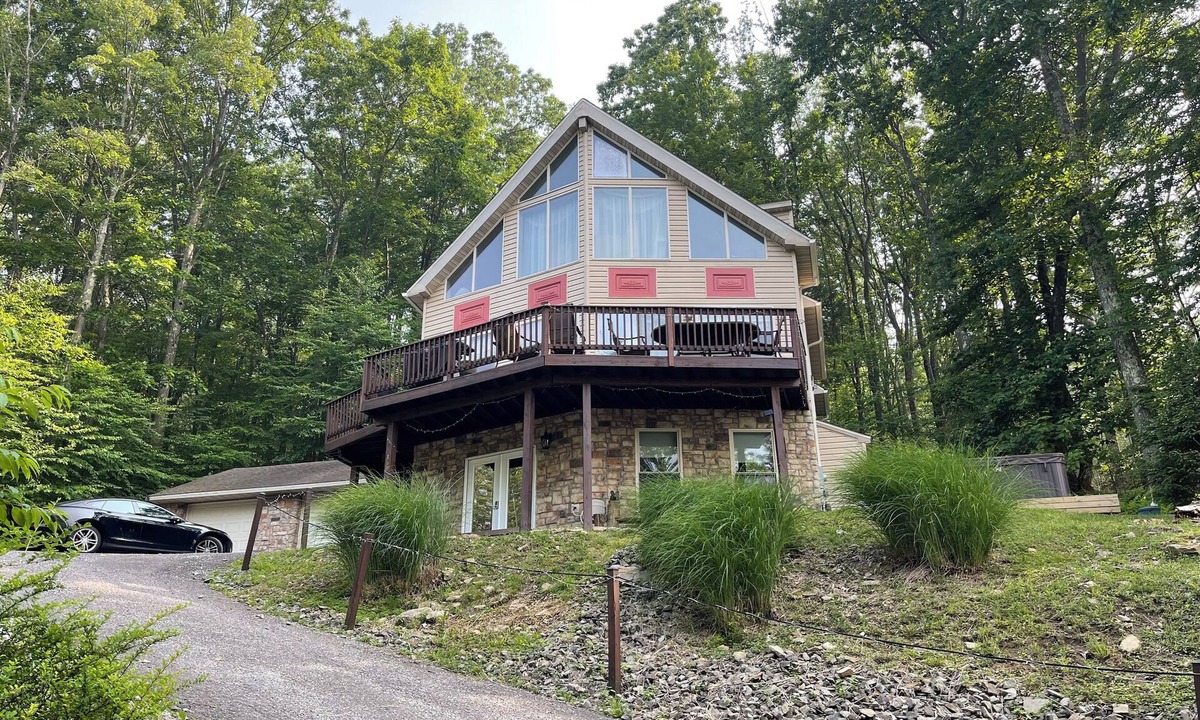 Thayerville Ski Chalet | Bearly Believable By The Lake & WISP hot-tub/pets
