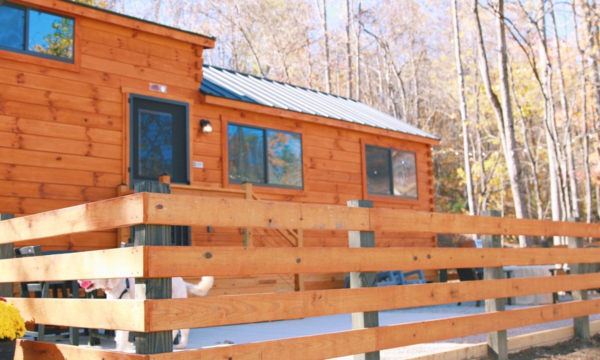 Ironton Cabin | Beau’s Bungalow at StoneCreek Farms | Sleeps 6