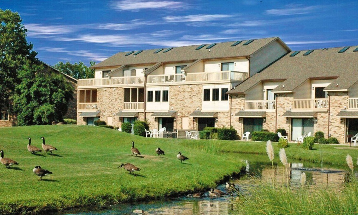 Surfside Beach Apartment | Beautiful 2 bedroom unit at resort, sleeps 8