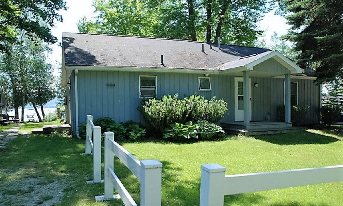 Honor House | Beautiful Big Platte Lake Shared Waterfront Rental Home