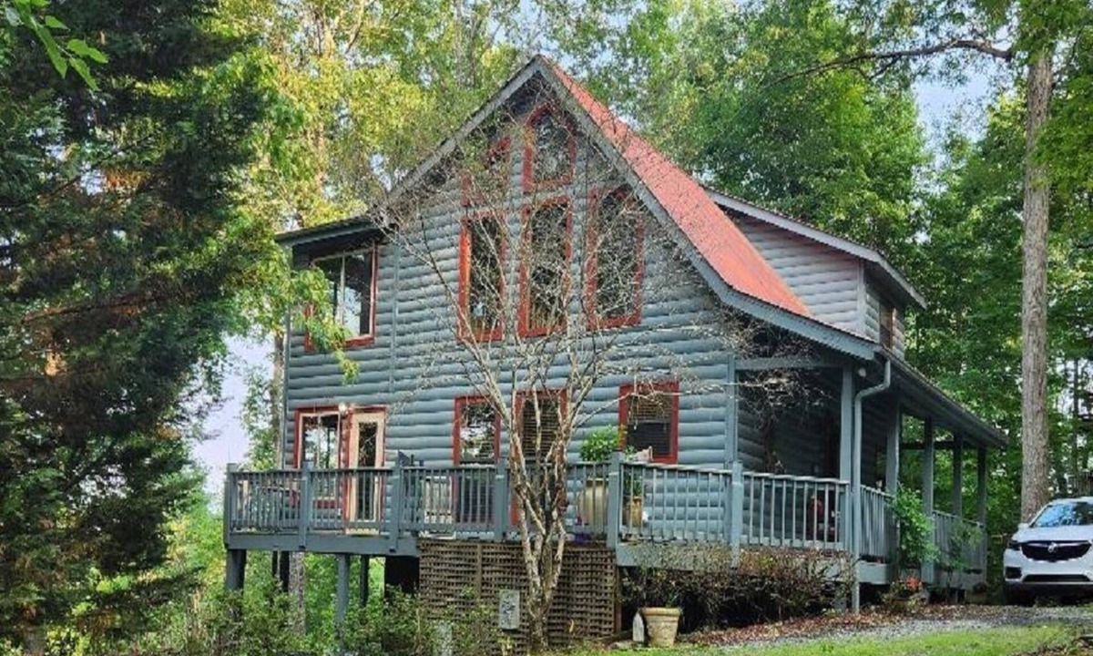 Foxfire Estates Cabin | BEAUTIFUL cabin on top of mountain