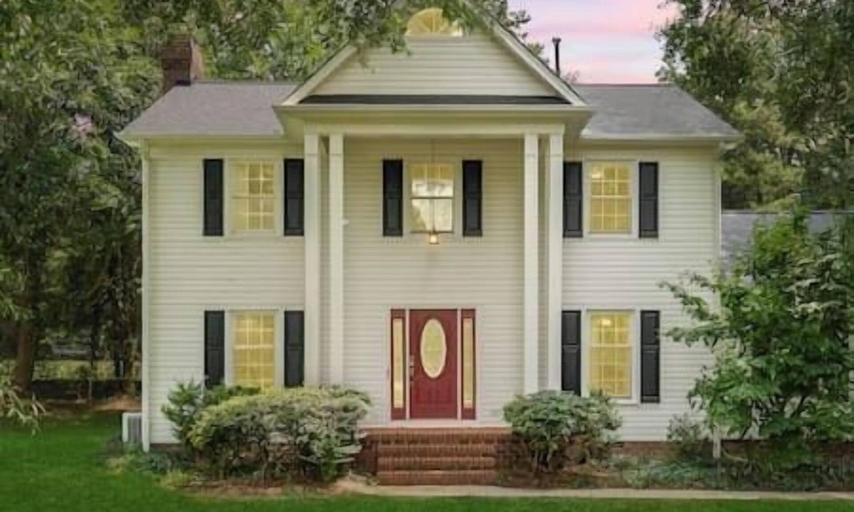 Elon House | Beautiful Home Walking Distance to Elon University