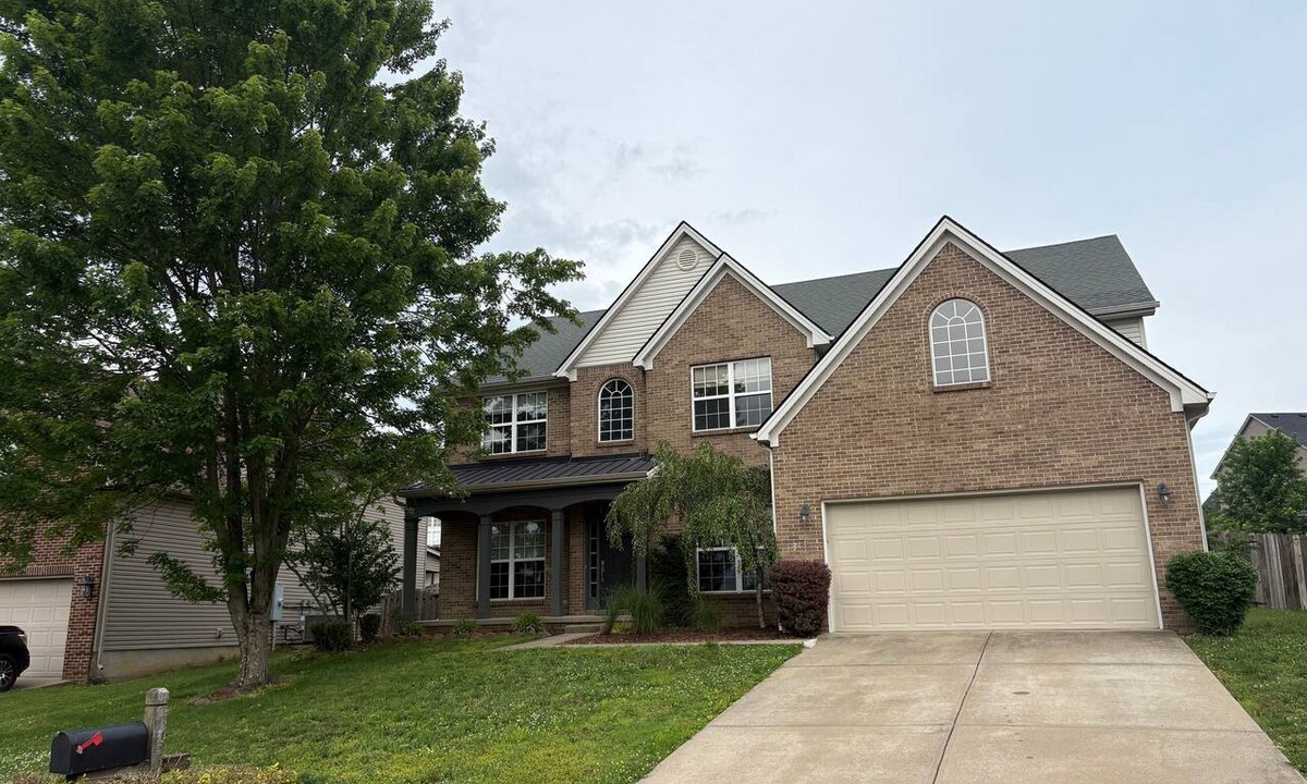 Nicholasville House | Beautiful House in Nicholasville
