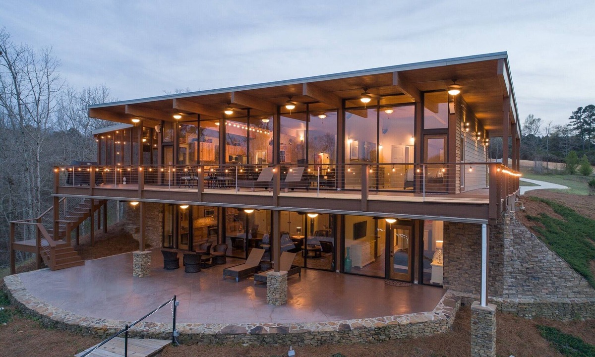 Cullman House | Beautiful Lake House with Breathtaking Views all Year!