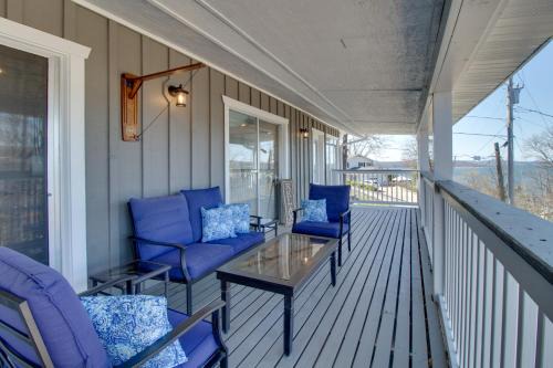 Lakeview House | Beautiful Lakeview Home: Near Bull Shoals Lake!